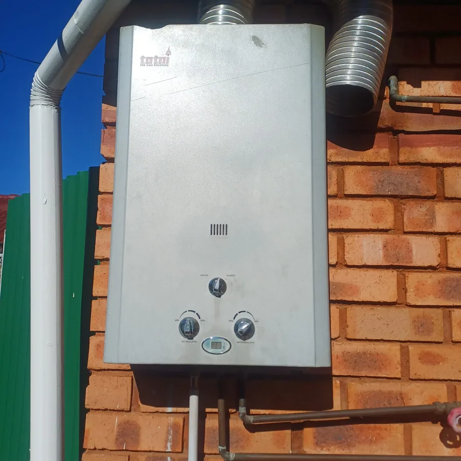 Technician providing geyser repair service in Durban North